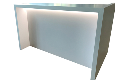 Empfangstheke mit Bürotisch Willkommen